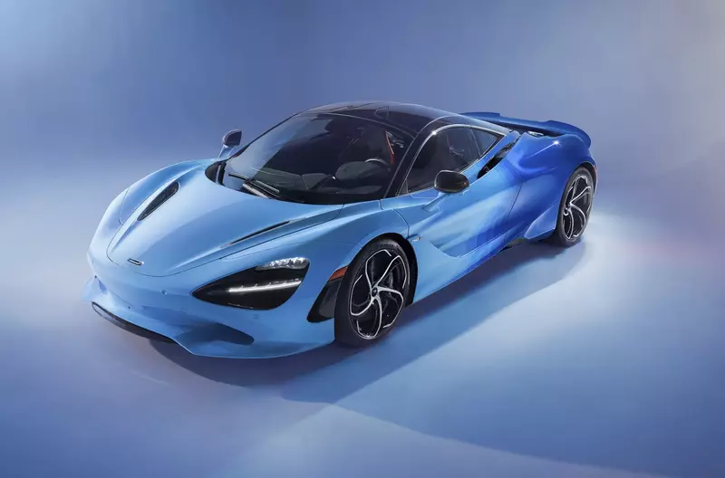 McLaren 750S, from factory to Color Spectrum-style fading.